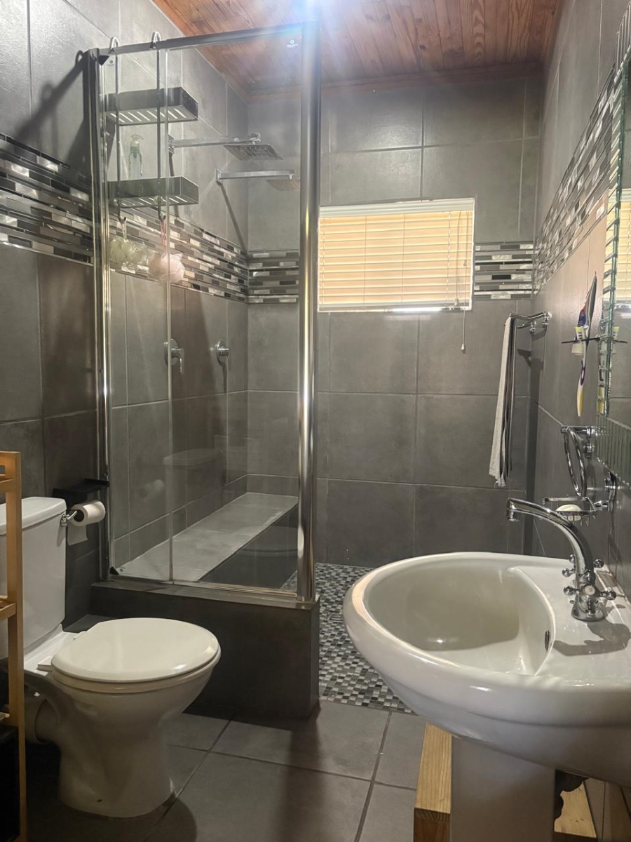 To Let 3 Bedroom Property for Rent in Campher Park Eastern Cape